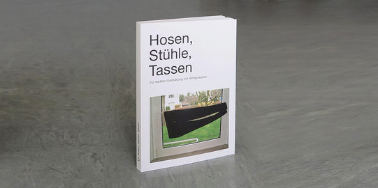 Hosen Stühle Tassen